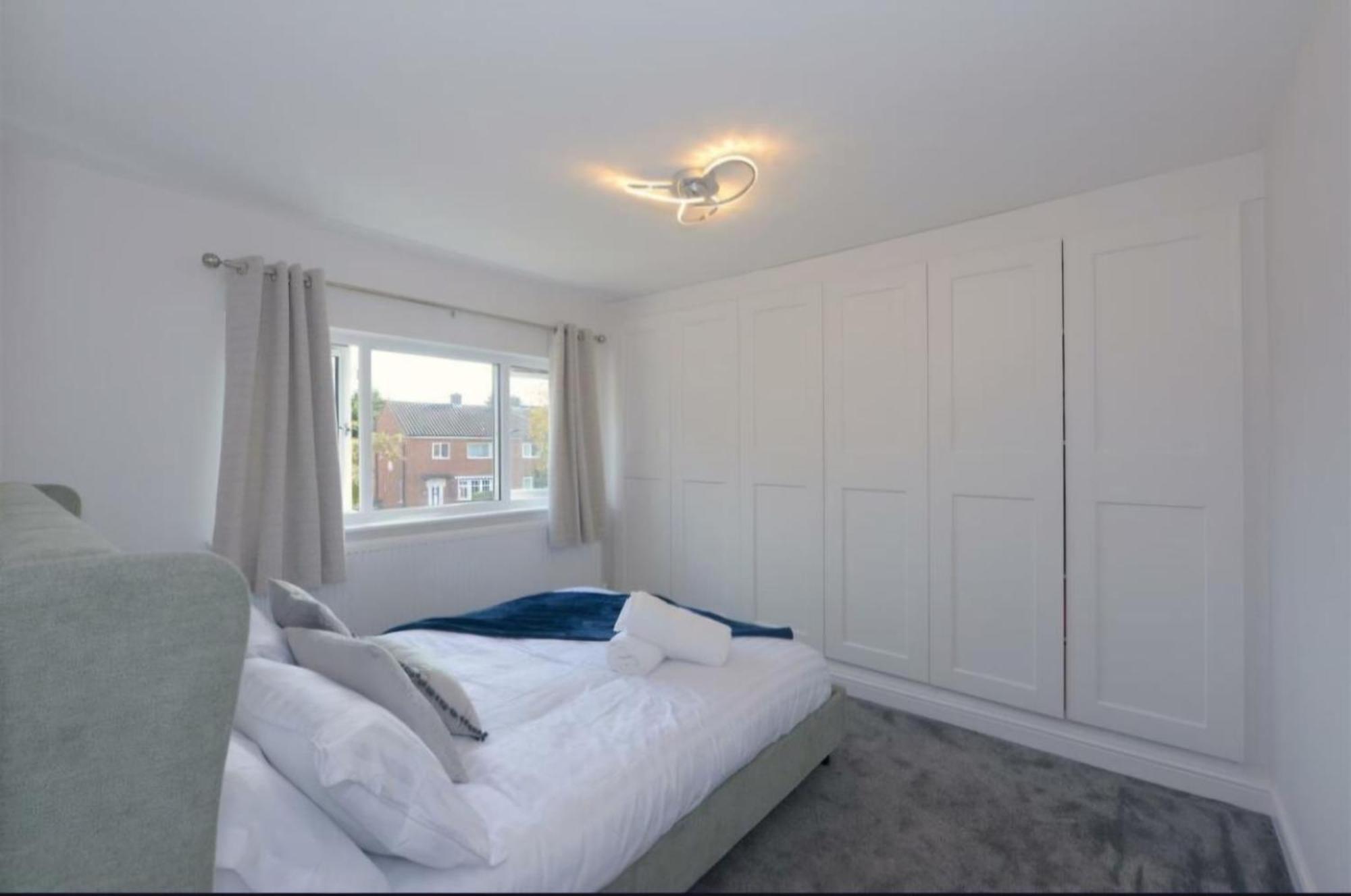 Modern 3 Bedroom Property With Free Driveway Parking By Shire Stays Shrewsbury Exteriér fotografie